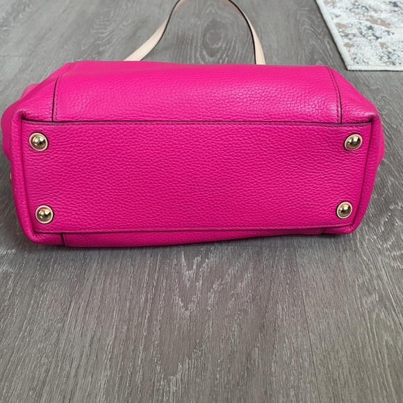 Michael Kors “Jet Set” Leather Tote - Picture 13 of 16